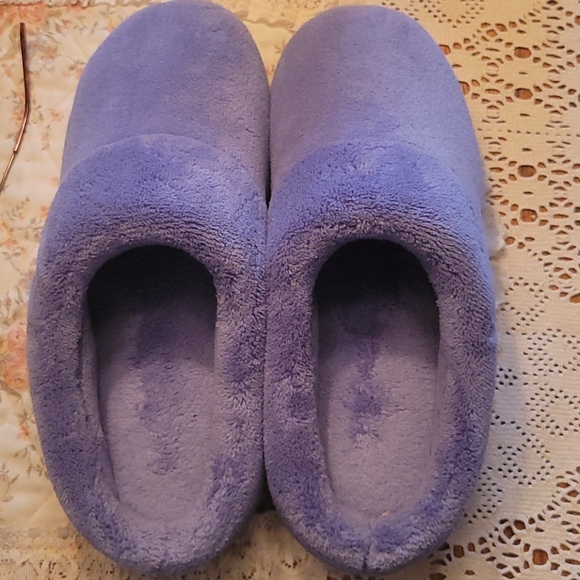 Isotoner slippers